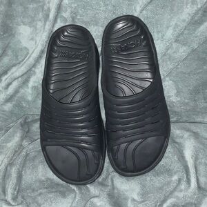 Hoka ONE ONE Ora Recovery Slide Mens 8/ Womens 10. NWOB.